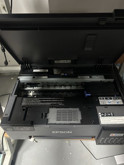 Продам принтер EPSON L8050