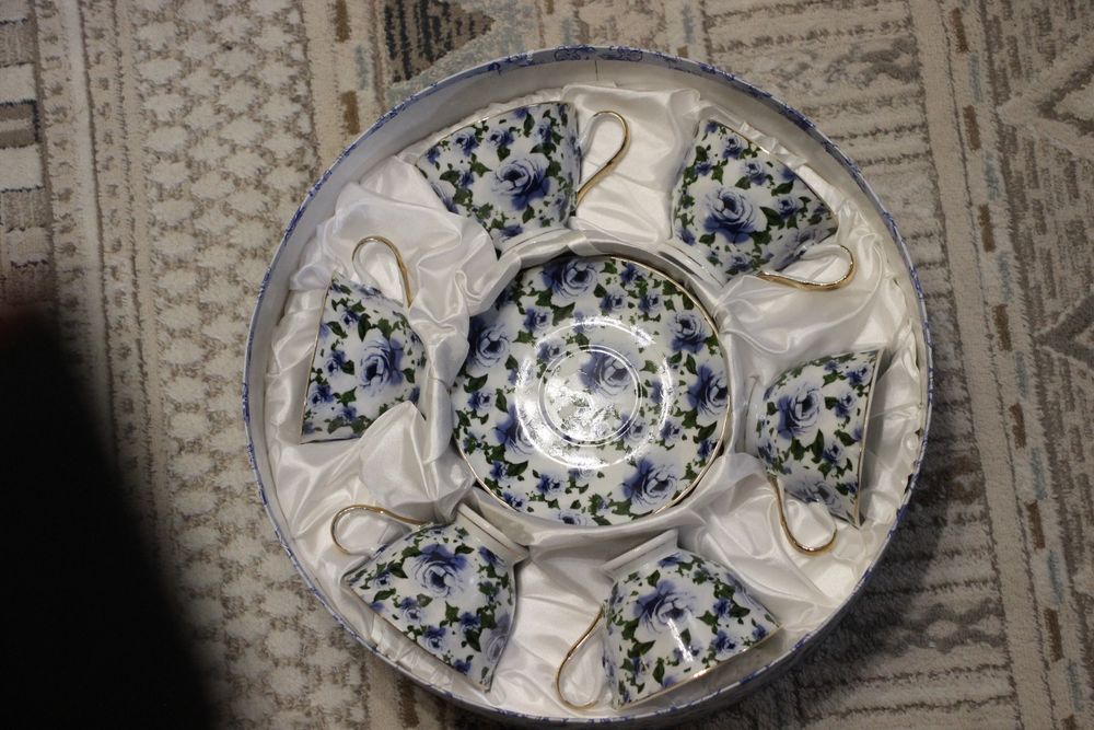 Продам Сервиз посуды