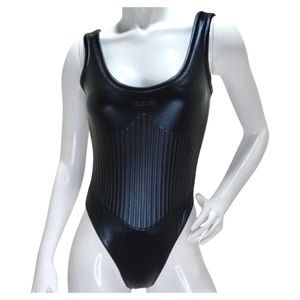 Боди на Mugler