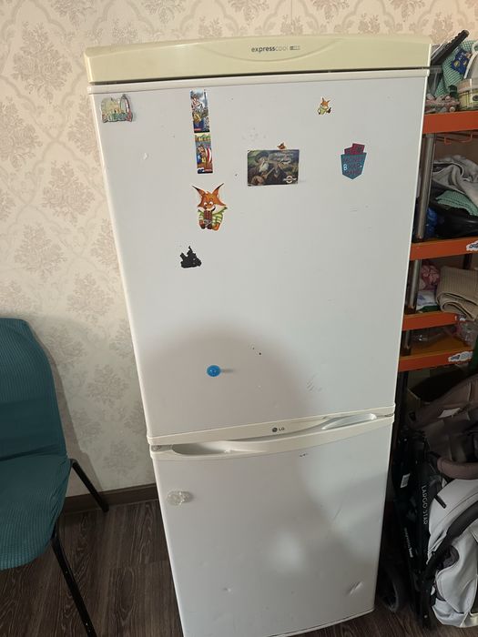 Холодильник сатылады