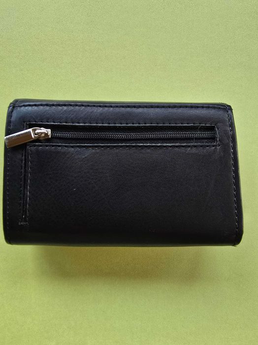 Черно портмоне от естествена кожа