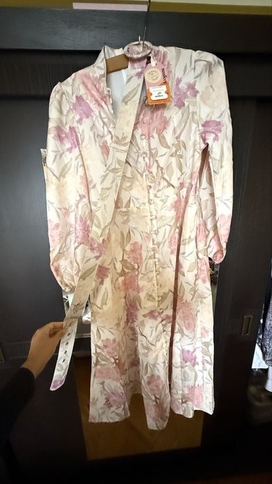 Vand rochie  lunga , marimea 40 cu eticheta