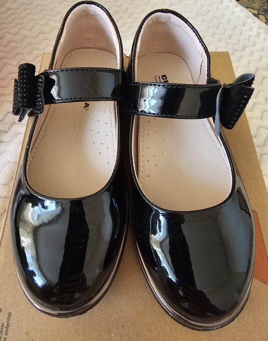 Новые туфли на девочку