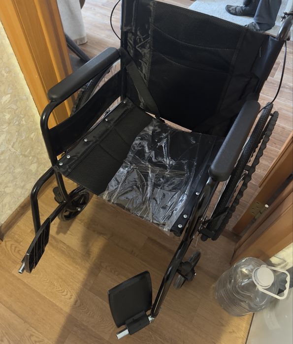 Продам инвалидную коляску