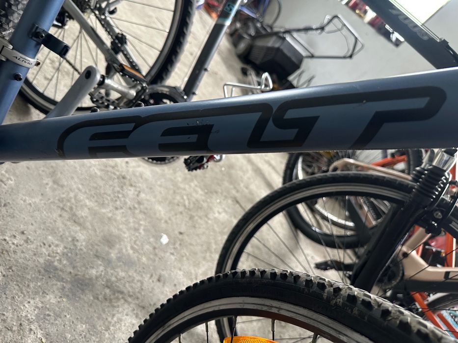 Bicicletă 28’ Aluminiu series   Shimano Deore import Germania