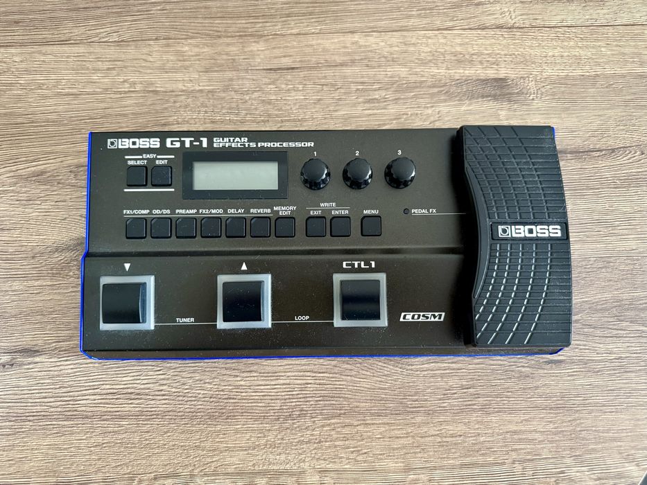 Гитарный процессор эффектов BOSS GT-1