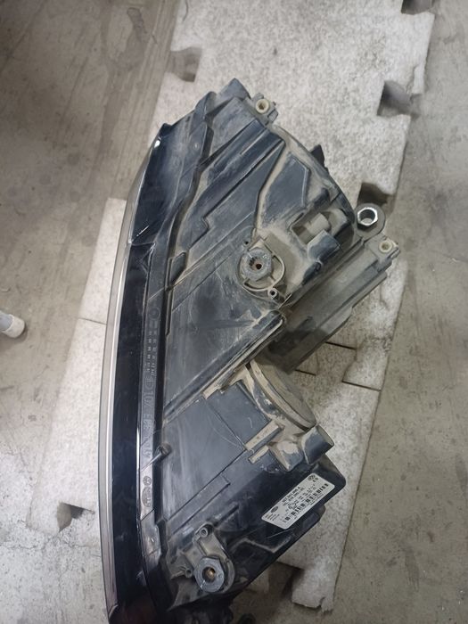 Far dreapta W jetta.Cod 5c7.9410060A