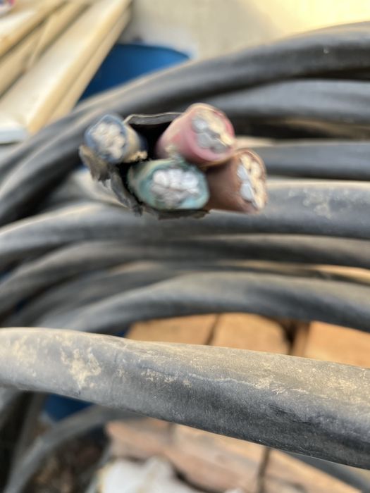 Кабель высокаволтажний