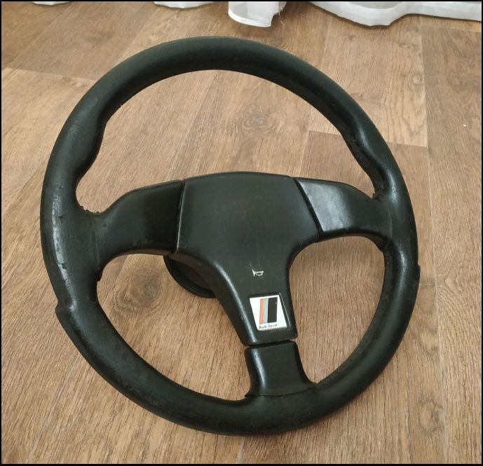 Руль ауди s2 80,