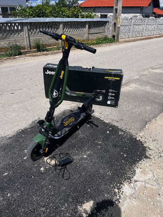 Trotineta jeep 2XE