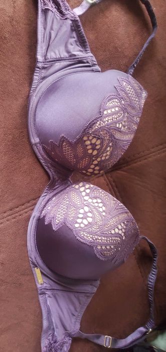 Calvin klein  сутиени от 70В до 80В