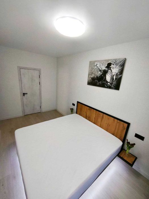 Сдаётся 2комнатная квартира в центре.