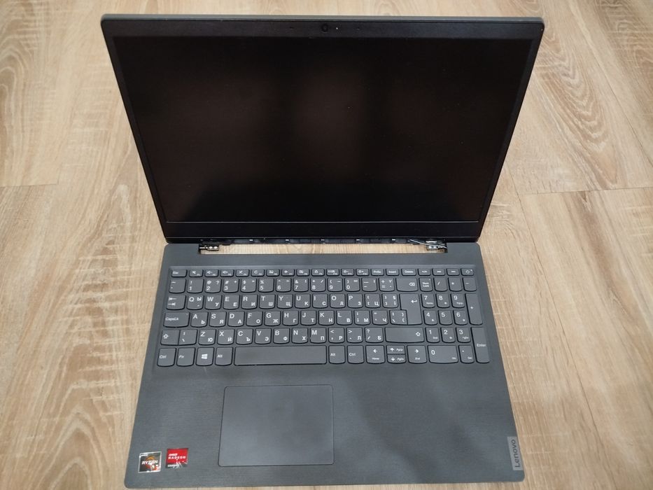 Лаптоп Lenovo V15-ADA  Неработещ !