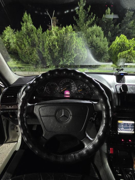 Mercedes-Benz W140 S320