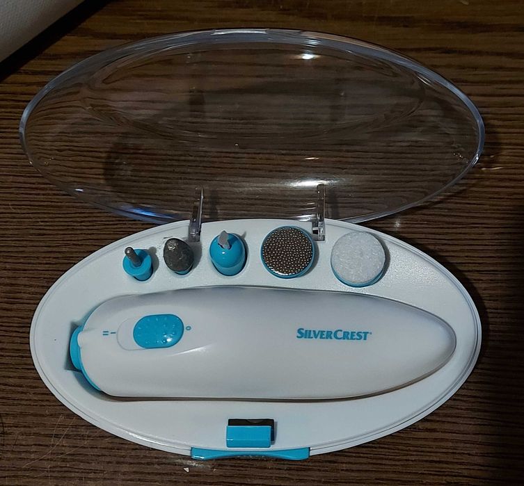 Уред за маникюр и педикюр