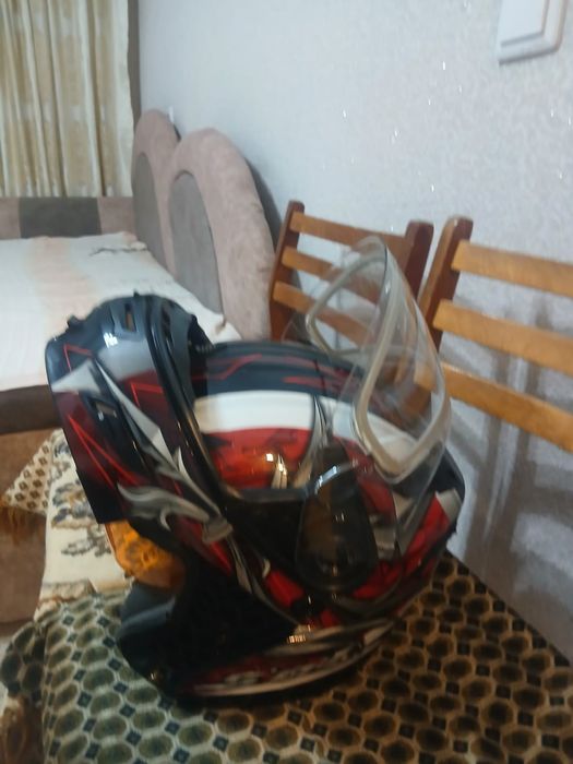 Продам шлем на мото