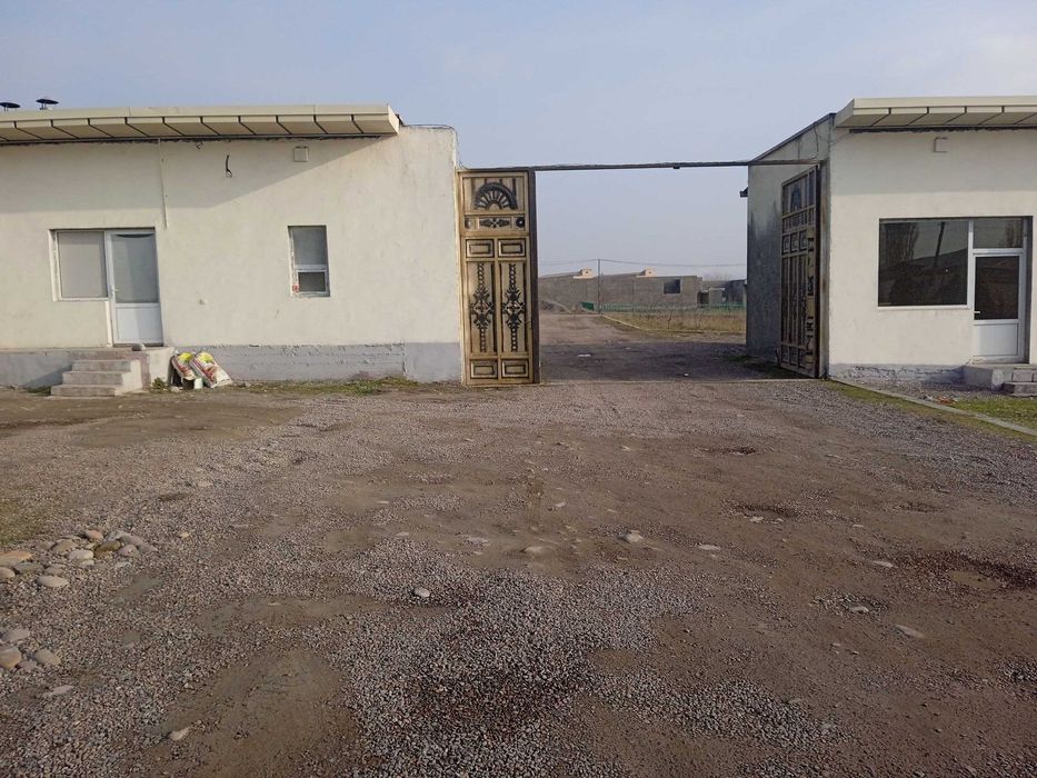 Нурбодда шахарчасида бино иншоат сотилади