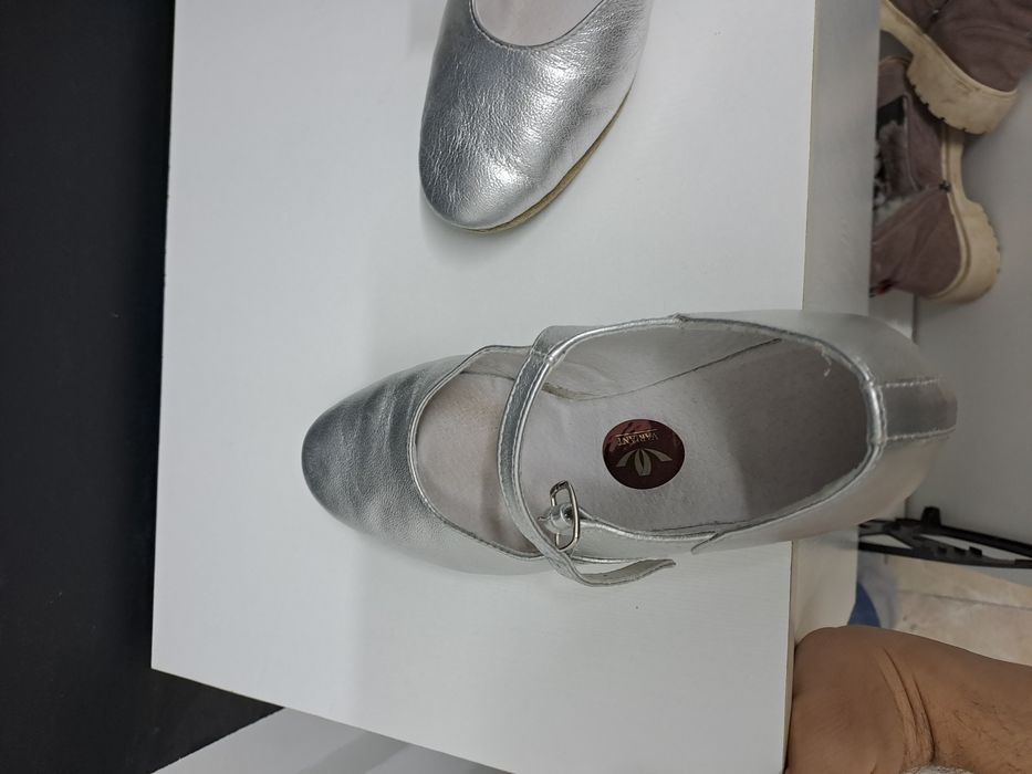 Продаются туфли для танцев