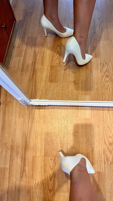 Бели класически обувки, 39 размер, почти нови