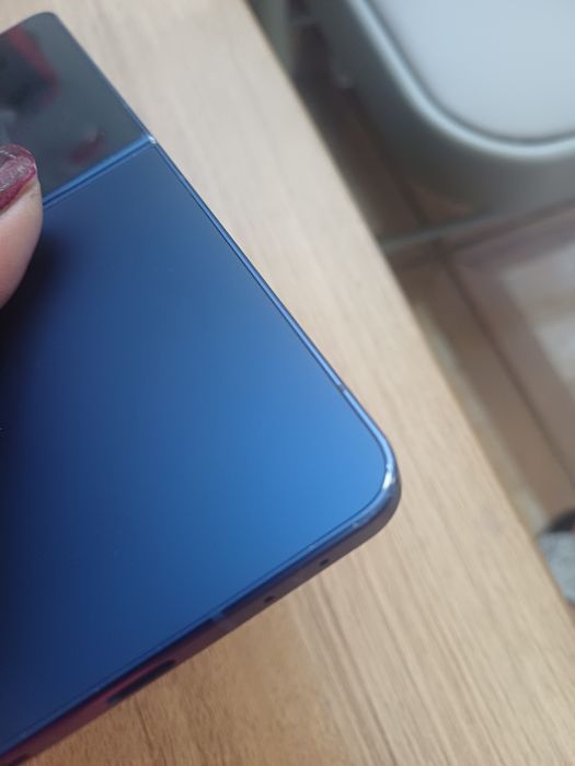 Vând telefon Samsung Zflip 7
