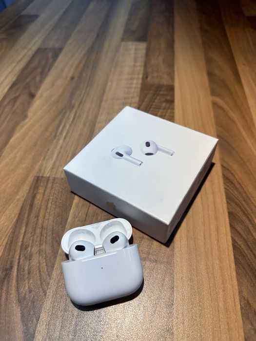 Оригинални AirPods 3