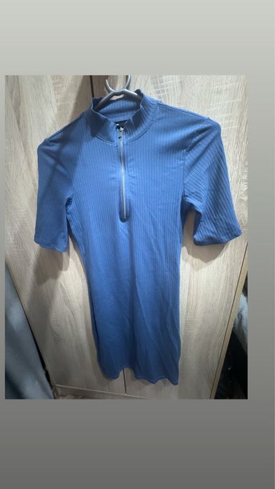 Продам женские платья