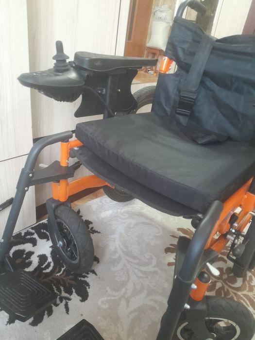 Продается инвалидная коляска электрическая