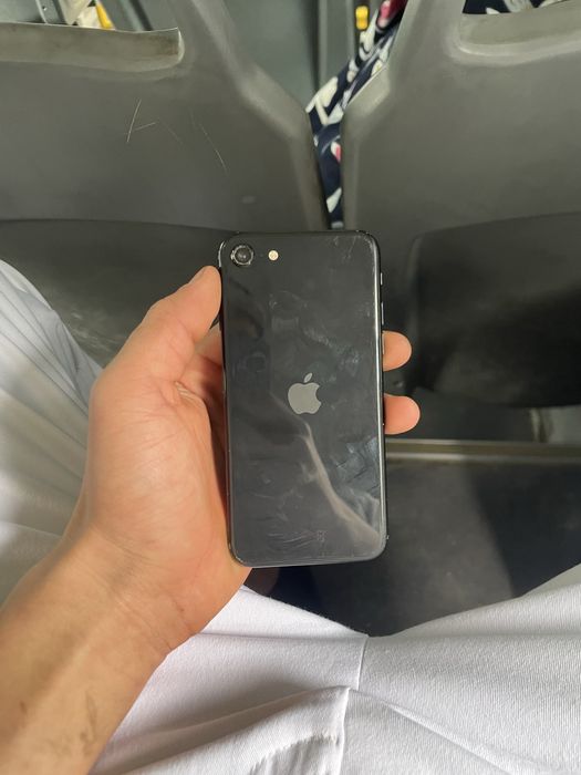 Айфон se 40000.