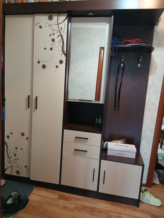 Продам шкаф для прихожей