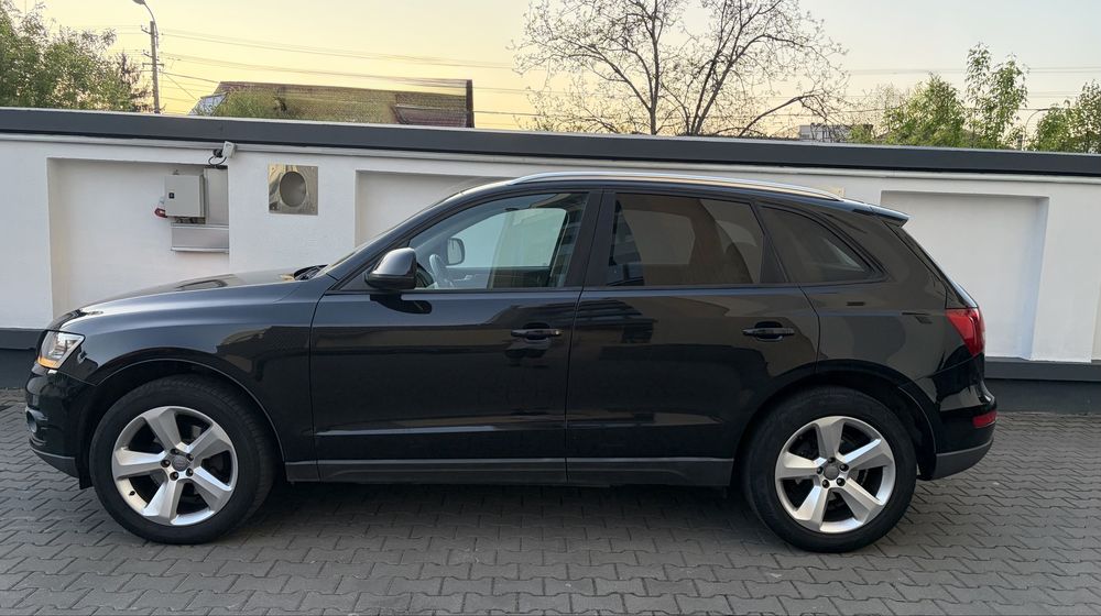Vand Audi Q5  Quattro, An 2010 , 217000 km , Negru