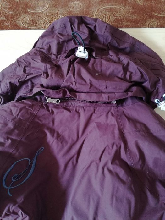 Продавам дамско скиорско яке