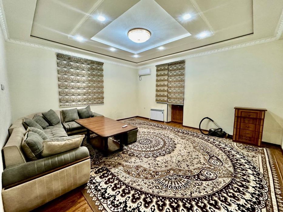 Vokzal UzGazoil qizil dom 350$