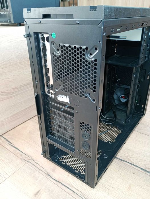 Компютърна кутия