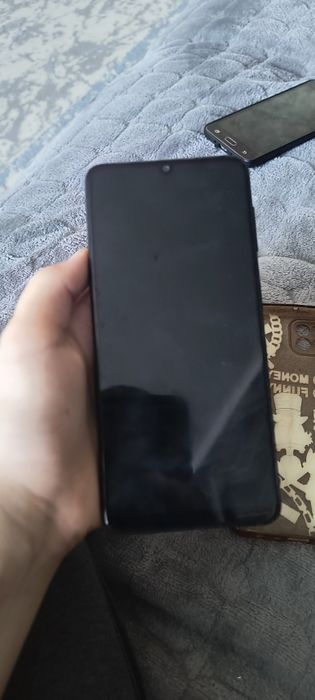 Продаю 3 телефона