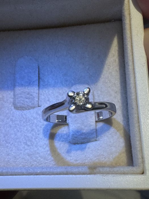 Vand inel din aur 18 k diamant