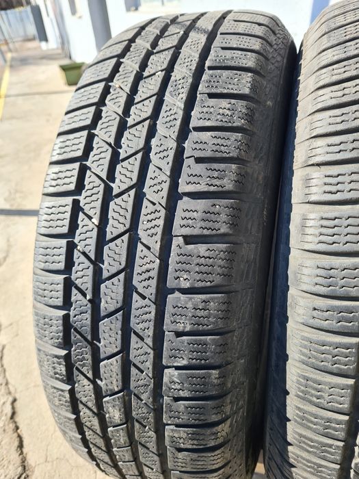 2 бр. зимни гуми 235/65/17 Continental DOT 3711 5 mm