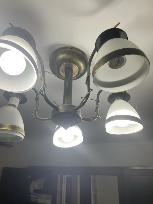 Продам люстру несколько