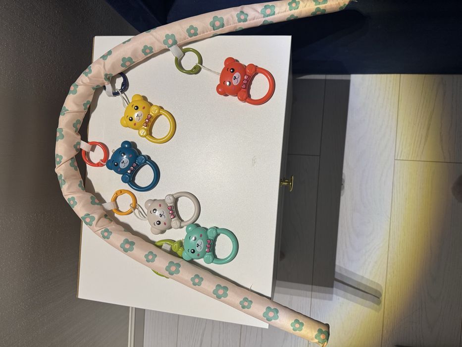 Продается развивающая игрушка музыкальная