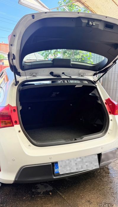 Toyota Auris Hybrid