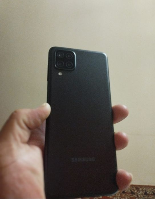 Продам Samsung A12, 64gb.