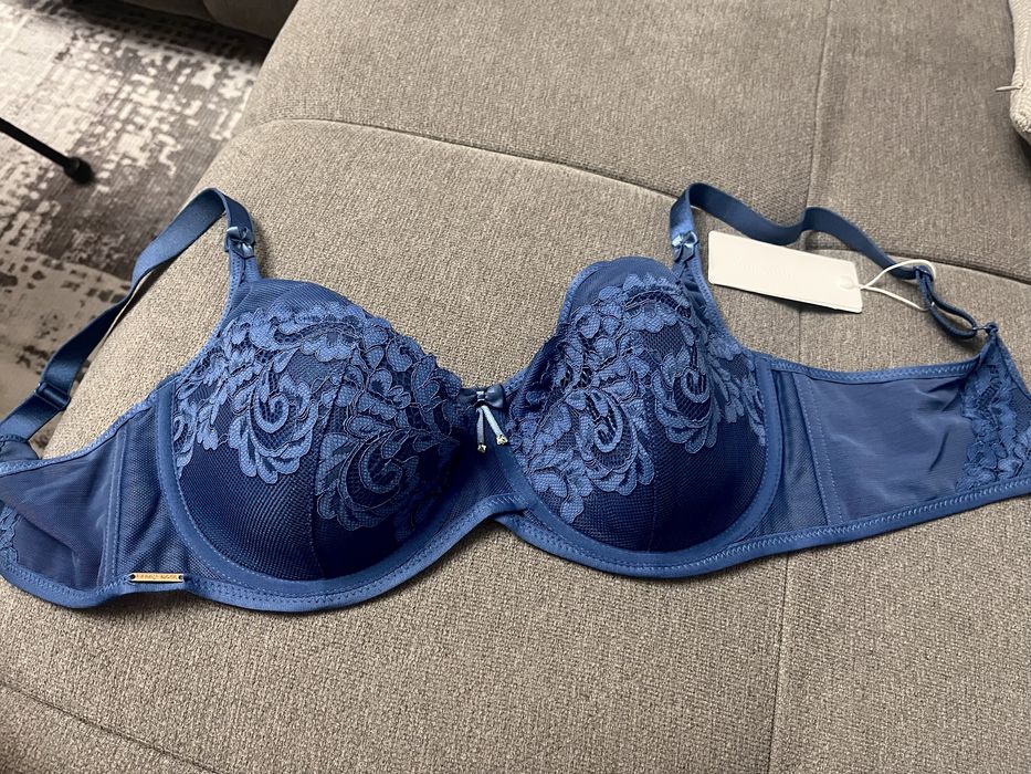 Тъмно син сутиен 80/С