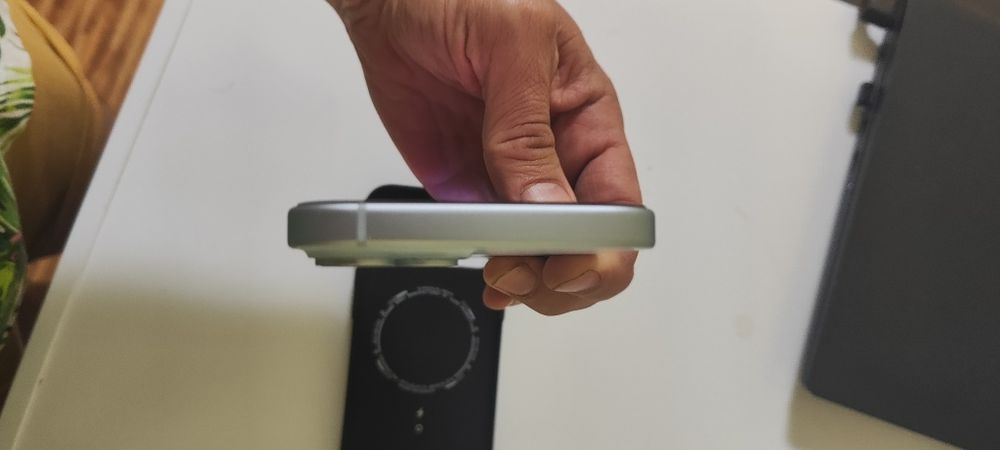 Продам iPhone 15 128 gb белый
