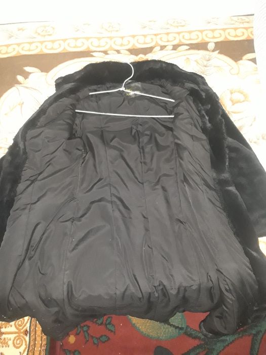 Shubi satiladi 44 razmer