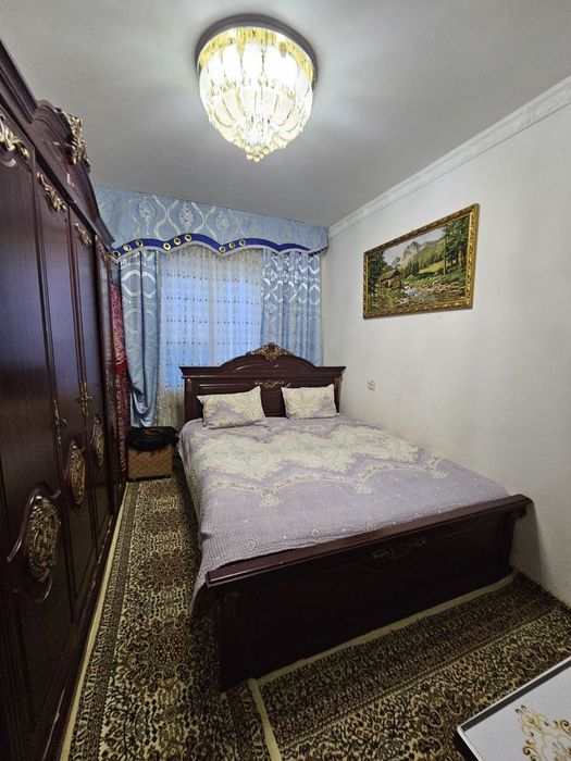 Срочно продаётся 2 х комнатная квартира 6 микрорайон 5 этаж