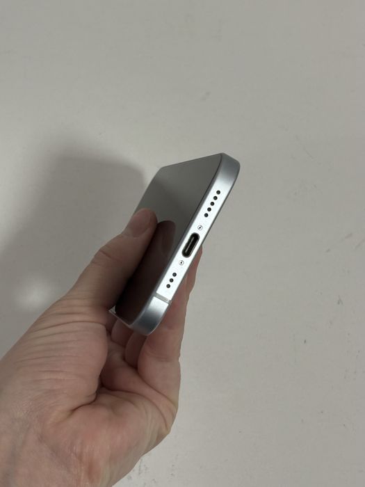IPhone 15 128 голубой цвет