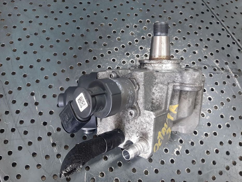 pompa inalta 2.0 tdi  audi q3 8ub 8ug q5 a5 8f vw golf 7 skoda octavia 3 0445010537 04l130755d