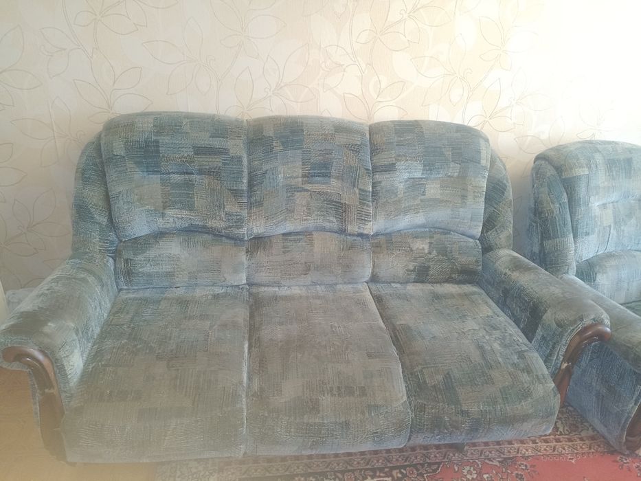 Диван и два кресла