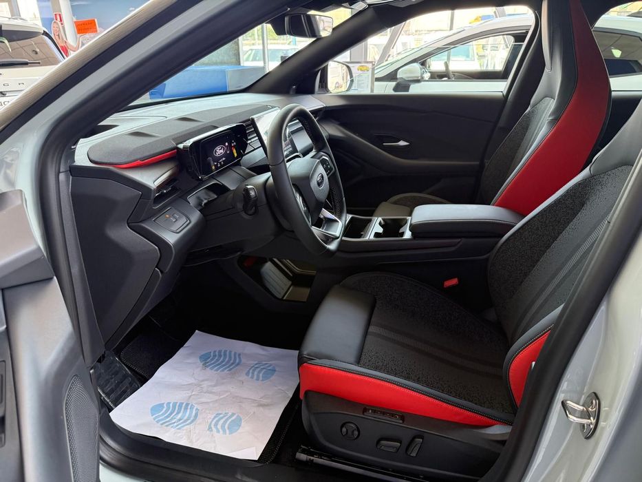 Ford Explorer Ford Explorer EV 5 usi Collection, autonomie extinsă 340 CP AWD