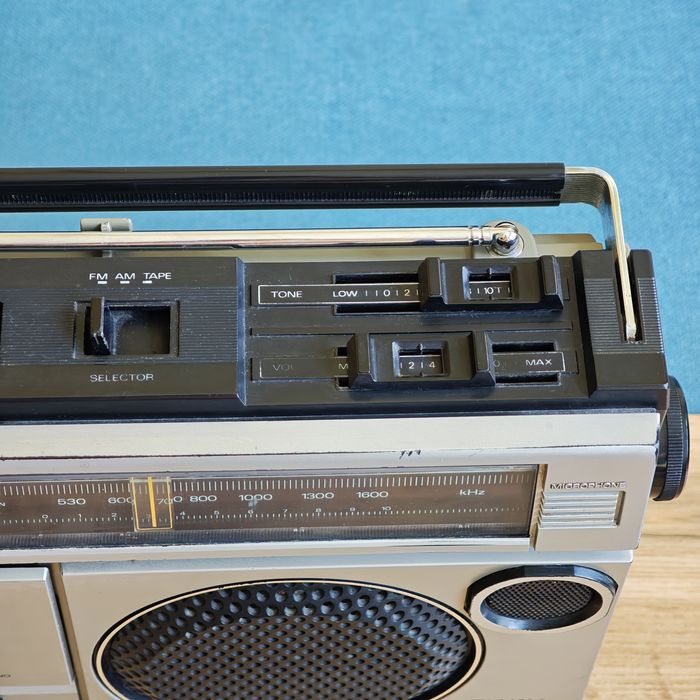 Радиокасетофон Sanyo M2429FZ (1982 г.)