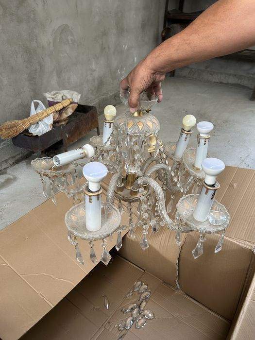 Продам люстры в хорошем состояний